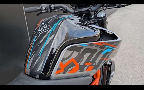 Gebrauchtmotorrad KTM 125 Duke - Bild 3 Gebrauchtmotorrad KTM 125 Duke - Bild 3