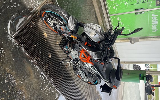 Gebrauchtmotorrad KTM 125 Duke - Bild 5 Gebrauchtmotorrad KTM 125 Duke - Bild 5
