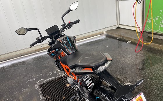 Gebrauchtmotorrad KTM 125 Duke - Bild 6 Gebrauchtmotorrad KTM 125 Duke - Bild 6