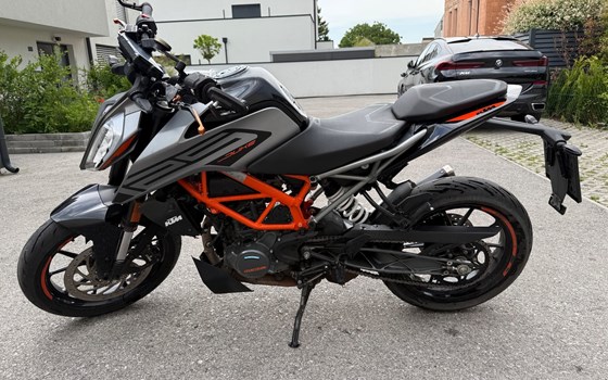 Gebrauchtmotorrad KTM 125 Duke - Bild 2 Gebrauchtmotorrad KTM 125 Duke - Bild 2