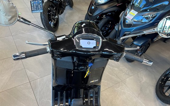 Gebrauchtmotorrad Vespa GTS 125 Super Tech - Bild 6 Gebrauchtmotorrad Vespa GTS 125 Super Tech - Bild 6