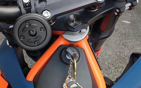 Gebrauchtmotorrad KTM 690 SMC R - Bild 2 Gebrauchtmotorrad KTM 690 SMC R - Bild 2