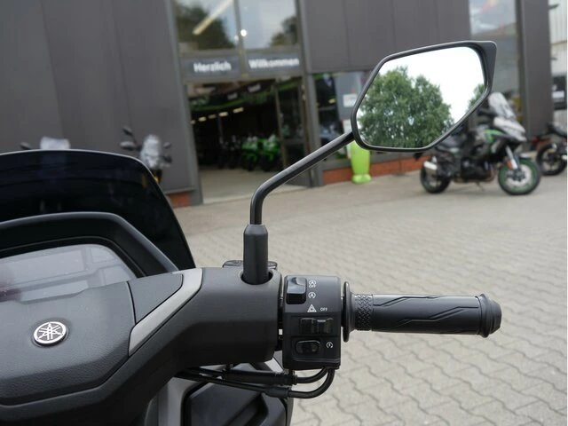 Angebot Yamaha NMAX 125 Tech MAX Bild 13: Angebot Yamaha NMAX 125 Tech MAX
