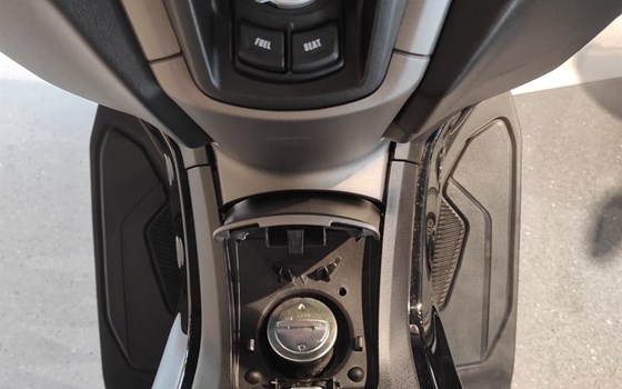 Gebrauchtmotorrad Yamaha NMAX 125 Tech MAX - Bild 9