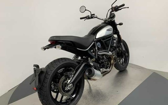Gebrauchtmotorrad Ducati Scrambler Icon Dark - Bild 3