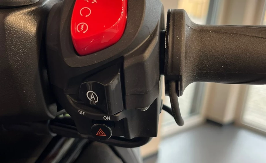 Angebot Yamaha XMAX 125 Tech MAX+ Bild 7: Angebot Yamaha XMAX 125 Tech MAX+