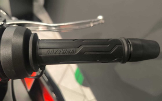 Gebrauchtmotorrad Aprilia Tuono 660 Factory - Bild 10