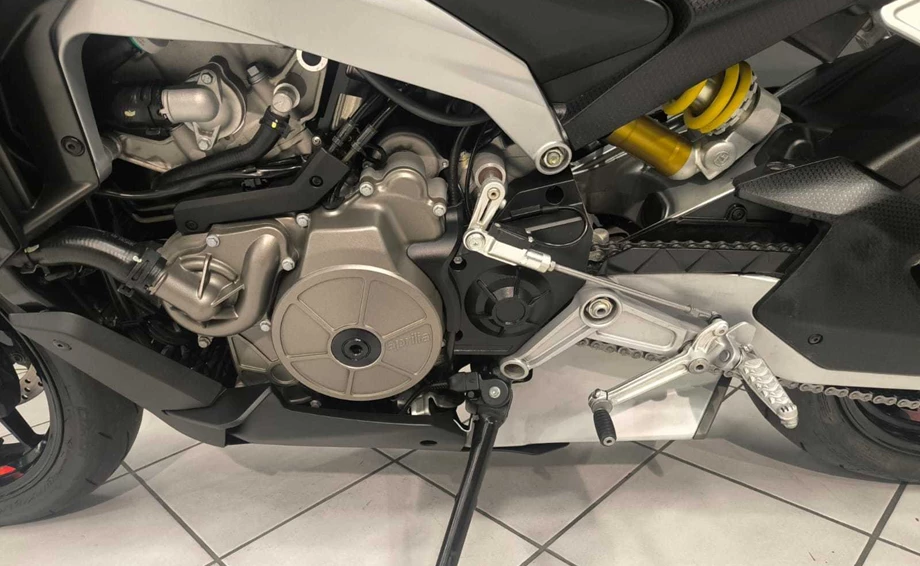 Angebot Aprilia Tuono 660 Factory Bild 9: Angebot Aprilia Tuono 660 Factory