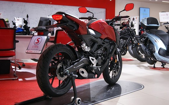 Neufahrzeug Honda CB125R - Bild 3