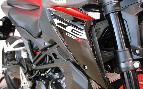 Neufahrzeug Honda CB125R - Bild 4 Neufahrzeug Honda CB125R - Bild 4