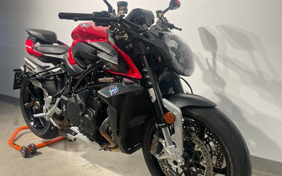 Gebrauchtmotorrad MV Agusta Brutale 1000 RS - Bild 3 Gebrauchtmotorrad MV Agusta Brutale 1000 RS - Bild 3