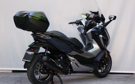 Gebrauchtmotorrad Honda Forza 300 - Bild 10 Gebrauchtmotorrad Honda Forza 300 - Bild 10