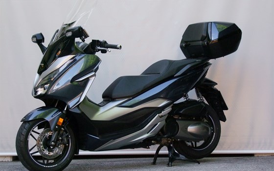 Gebrauchtmotorrad Honda Forza 300 - Bild 2 Gebrauchtmotorrad Honda Forza 300 - Bild 2