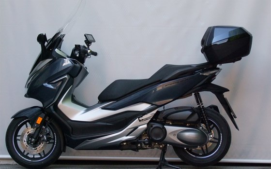 Gebrauchtmotorrad Honda Forza 300 - Bild 3 Gebrauchtmotorrad Honda Forza 300 - Bild 3