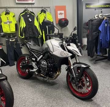 Gebrauchtmotorrad Suzuki GSX-8S - Bild 1