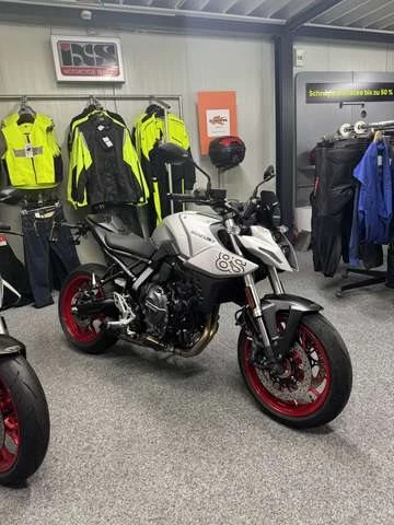 Suzuki GSX-8S
