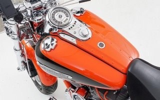 Motorrad Occasion Harley-Davidson CVO Fat Bob FXDFSE - Bild 4