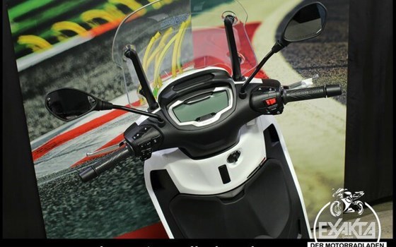 Neufahrzeug Piaggio Beverly 400 hpe - Bild 11