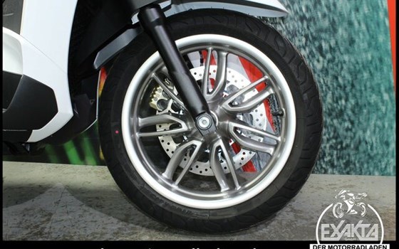 Neufahrzeug Piaggio Beverly 400 hpe - Bild 21