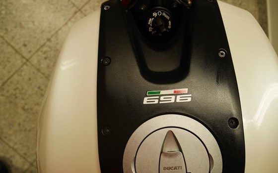 Gebrauchtmotorrad Ducati Monster 696 - Bild 14 Gebrauchtmotorrad Ducati Monster 696 - Bild 14