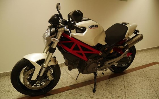 Gebrauchtmotorrad Ducati Monster 696 - Bild 4 Gebrauchtmotorrad Ducati Monster 696 - Bild 4