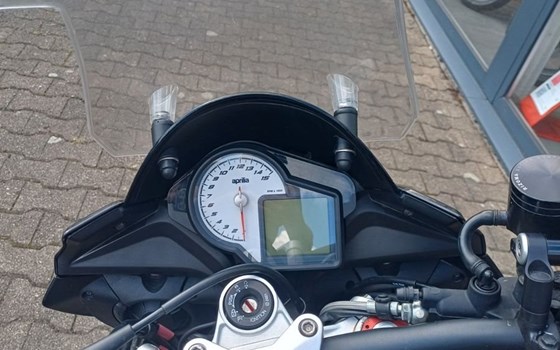 Gebrauchtmotorrad Aprilia Tuono V4 1100 RR - Bild 5