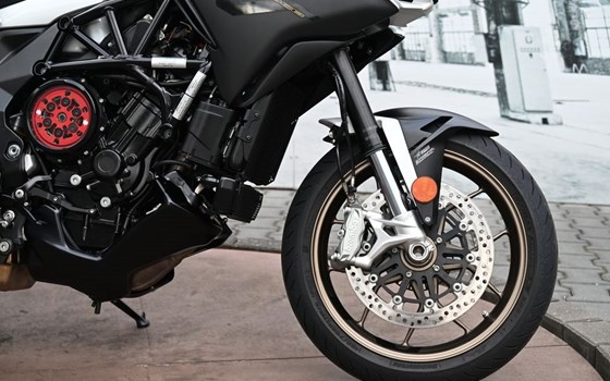 Gebrauchtmotorrad MV Agusta Turismo Veloce 800 Lusso - Bild 2