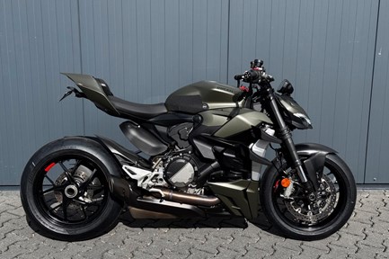 Ducati Streetfighter V2