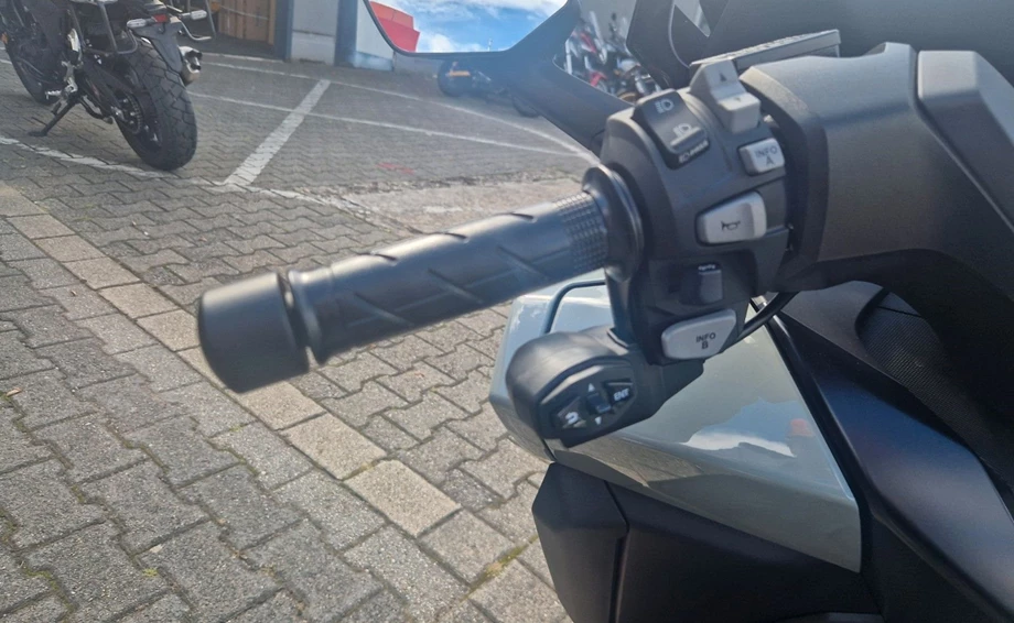 Angebot Honda Forza 350 Bild 11: Angebot Honda Forza 350