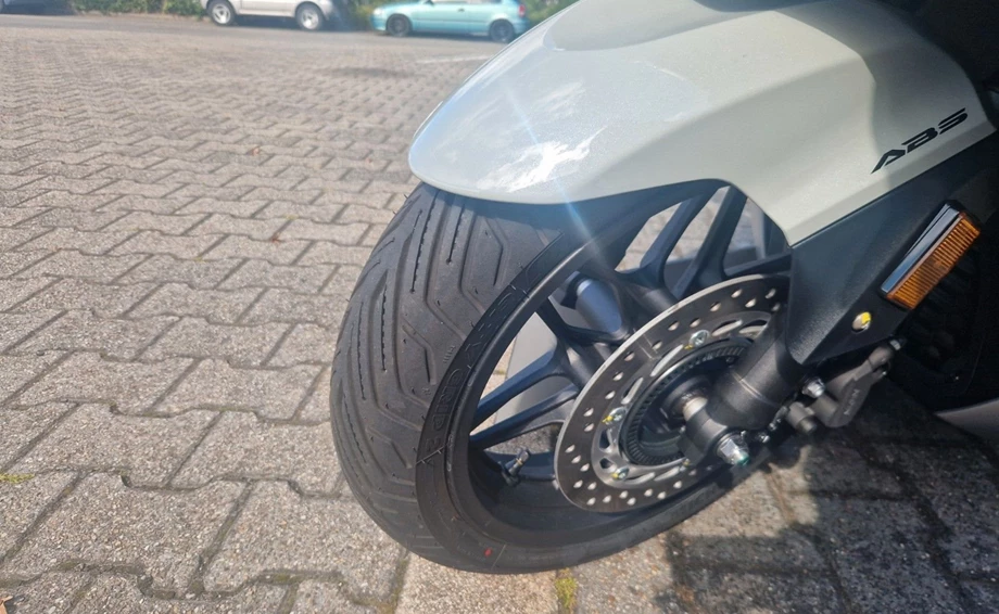 Angebot Honda Forza 350 Bild 7: Angebot Honda Forza 350