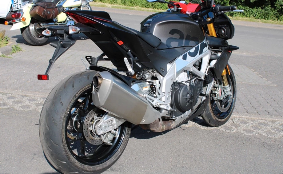 Angebot Aprilia Tuono V4 1100 Factory Bild 4: Angebot Aprilia Tuono V4 1100 Factory