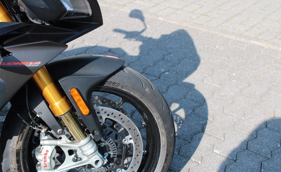 Angebot Aprilia Tuono V4 1100 Factory Bild 8: Angebot Aprilia Tuono V4 1100 Factory