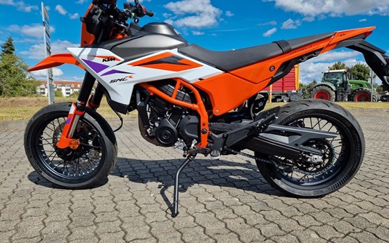 Neufahrzeug KTM 390 SMC R - Bild 3