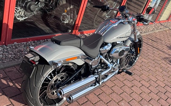 Gebrauchtmotorrad Harley-Davidson Softail Breakout 117 - Bild 9