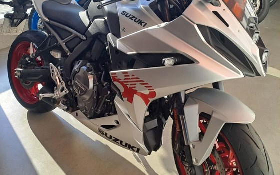 Gebrauchtmotorrad Suzuki GSX-8R - Bild 1