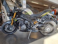 Gebrauchtmotorrad Triumph Speed Triple 1200 RS