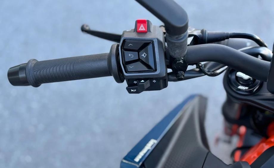 Angebot KTM 390 Duke Bild 14: Angebot KTM 390 Duke