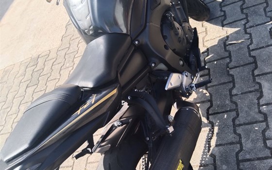 Gebrauchtmotorrad Yamaha FZ1 - Bild 3 Gebrauchtmotorrad Yamaha FZ1 - Bild 3