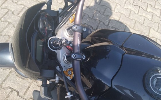 Gebrauchtmotorrad Yamaha FZ1 - Bild 4 Gebrauchtmotorrad Yamaha FZ1 - Bild 4