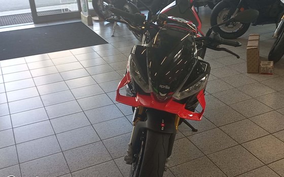 Gebrauchtmotorrad Aprilia Tuono V4 1100 Factory - Bild 4 Gebrauchtmotorrad Aprilia Tuono V4 1100 Factory - Bild 4