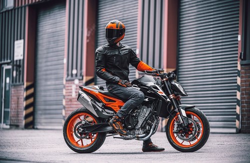 Neumotorrad KTM 890 Duke GP