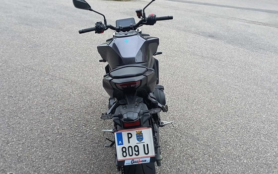 Gebrauchtmotorrad Yamaha MT-09 Y-AMT - Bild 2 Gebrauchtmotorrad Yamaha MT-09 Y-AMT - Bild 2