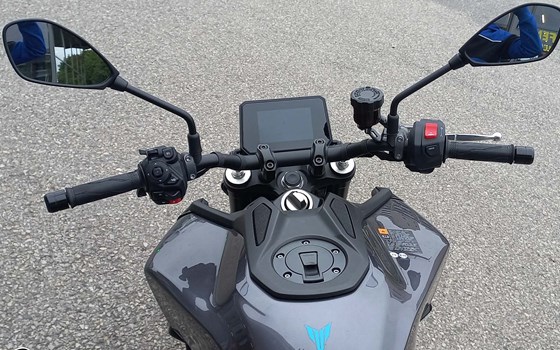 Gebrauchtmotorrad Yamaha MT-09 Y-AMT - Bild 3 Gebrauchtmotorrad Yamaha MT-09 Y-AMT - Bild 3
