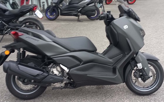 Gebrauchtmotorrad Yamaha XMAX 300 - Bild 3 Gebrauchtmotorrad Yamaha XMAX 300 - Bild 3