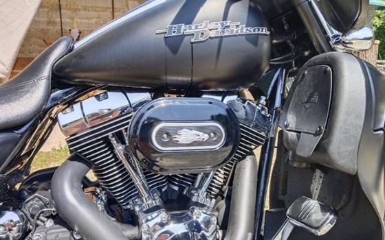 Gebrauchtmotorrad Harley-Davidson Touring Street Glide Special FLHXS - Bild 2 Gebrauchtmotorrad Harley-Davidson Touring Street Glide Special FLHXS - Bild 2