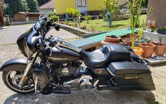 Gebrauchtmotorrad Harley-Davidson Touring Street Glide Special FLHXS - Bild 3 Gebrauchtmotorrad Harley-Davidson Touring Street Glide Special FLHXS - Bild 3