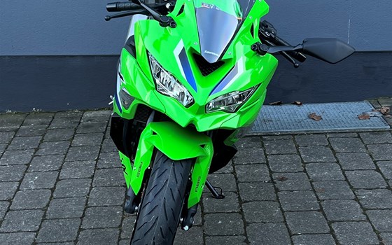 Neufahrzeug Kawasaki Ninja ZX-4RR - Bild 3