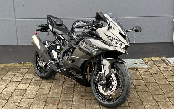 Neufahrzeug Kawasaki Ninja ZX-4RR - Bild 2