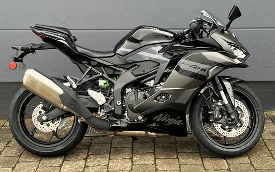 Neufahrzeug Kawasaki Ninja ZX-4RR - Bild 1