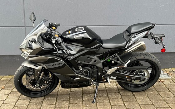 Neufahrzeug Kawasaki Ninja ZX-4RR - Bild 5